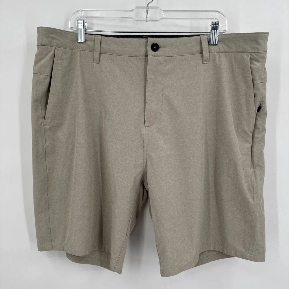 Vuori Aim Performance Men's Chino Shorts Tan Sz 38 Style V368, 8" Inseam - Picture 1 of 13